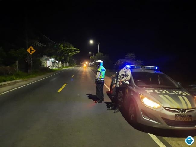 Polsek Tanjung Bersama Koramil Dan Sat Pol PP Sisir Lokasi Tongkrongan Malam Dalam Membatasi Jam Malam